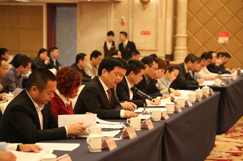 1464682066808600.jpg 全国政协委员、民建中央常委、中华职业教育社副理事长、民建四川省委副主委、四川现代教育集团董事长苏华受邀参加会议并作为德阳市非公有制经济人士的代表第一个做了发言。_副本.jpg