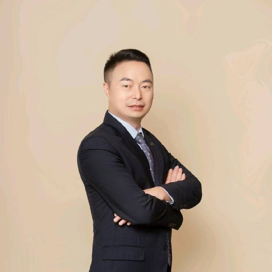 1757234911386342.jpg 彭淋照片.jpg